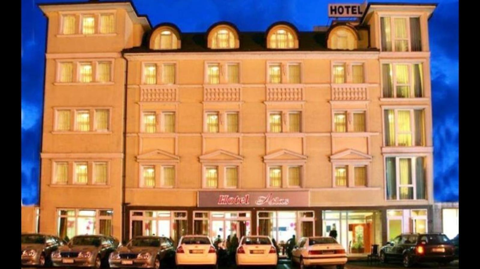 Hotel Atlas Novi Pazar Esterno foto