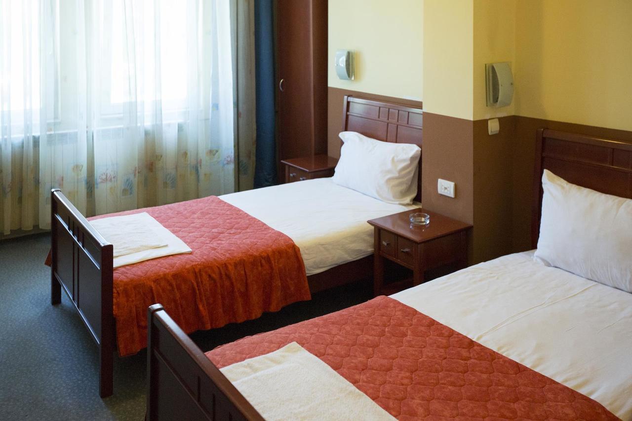 Hotel Atlas Novi Pazar Esterno foto
