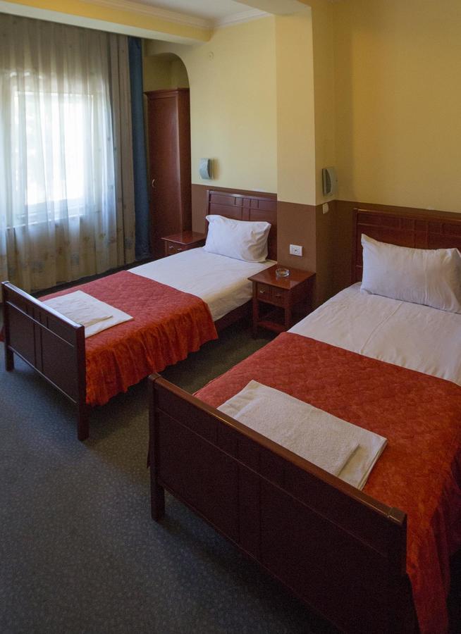 Hotel Atlas Novi Pazar Esterno foto